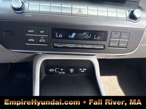 Used 2024 Hyundai Kona SEL image 23