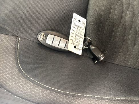 Used 2022 Nissan Pathfinder SV image 33