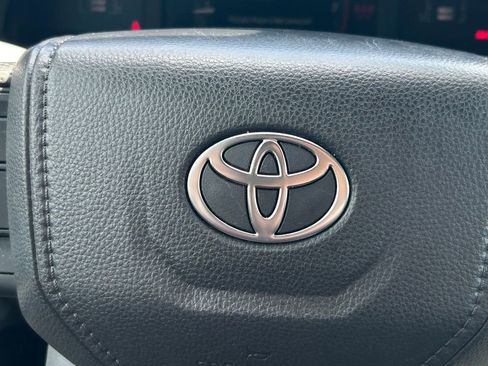 Used 2025 Toyota Tacoma SR image 34