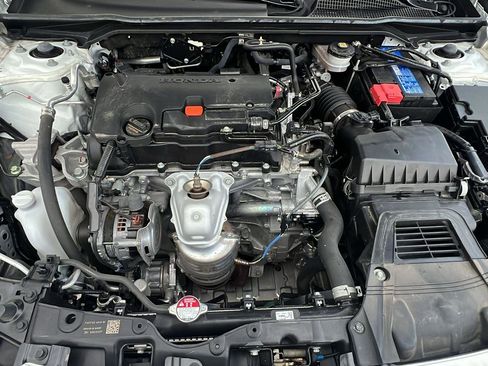 Used 2024 Honda Civic Sport image 10