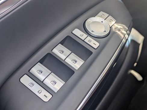 Used 2025 Genesis GV70 2.5T AWD/4WD image 23