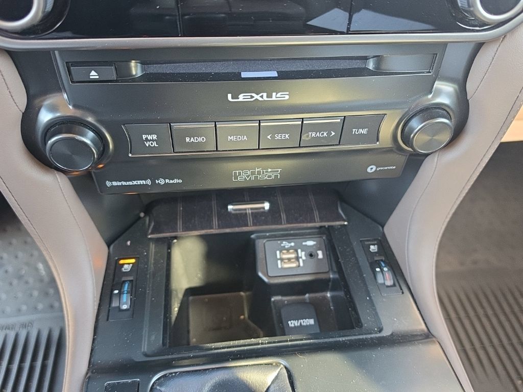 Used 2023 Lexus GX 460 Premium w/ Accessory Package AWD/4WD image 25