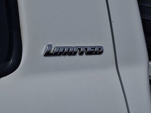 Used 2020 Toyota Tundra Limited w/ Limited Premium Package AWD/4WD image 33