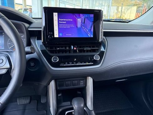 Used 2024 Toyota Corolla Cross LE FWD image 17
