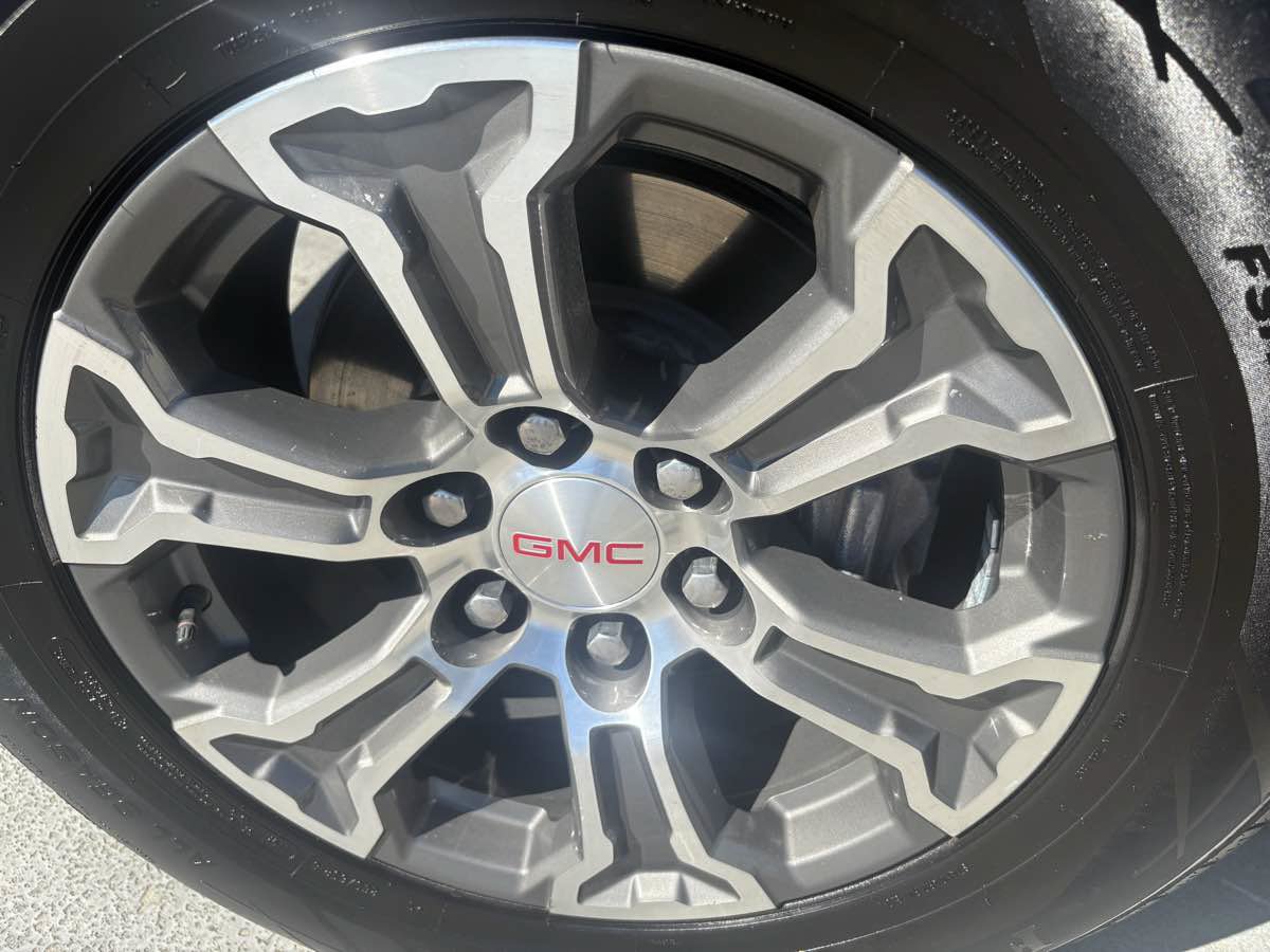 Used 2025 GMC Sierra 1500 SLT AWD/4WD image 15