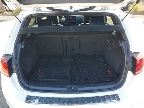 Used 2019 Volkswagen GTI SE image 7