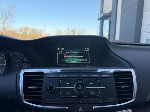 Used 2013 Honda Accord Sport image 31