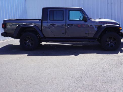 Used 2022 Jeep Gladiator Mojave w/ Cold Weather Group AWD/4WD image 2