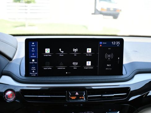 Used 2025 Acura MDX SH-AWD image 38