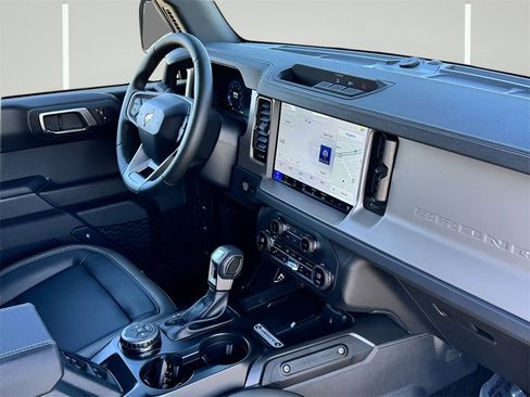 New 2025 Ford Bronco Outer Banks image 6
