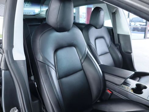 Used 2018 Tesla Model 3 Mid Range RWD image 37