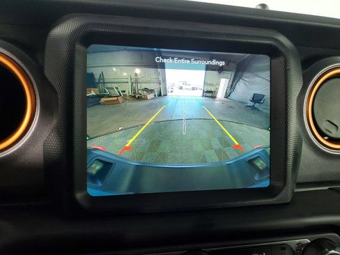Used 2021 Jeep Gladiator Mojave AWD/4WD image 23