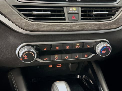 Used 2023 Nissan Altima 2.5 SV w/ SV Premium Package image 24