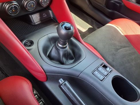 Used 2024 Nissan Z Performance w/ Floor Mat Package RWD image 19