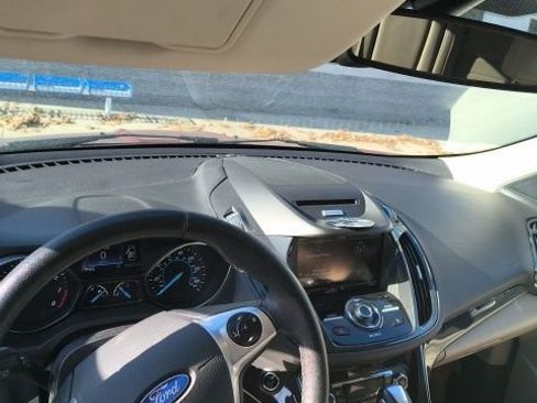 Used 2015 Ford Escape Titanium image 8