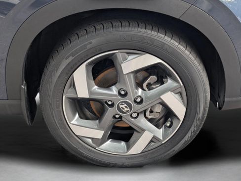 Used 2023 Hyundai Venue Limited image 10