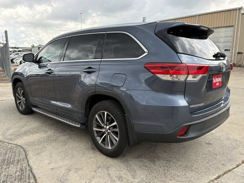 Used 2018 Toyota Highlander XLE FWD image 3