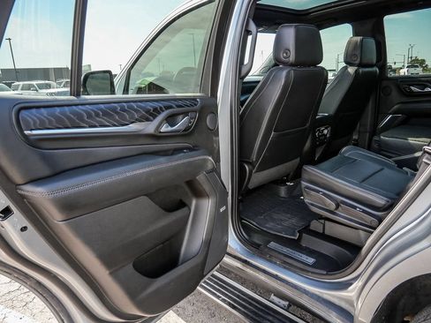 Used 2023 GMC Yukon Denali AWD/4WD image 31