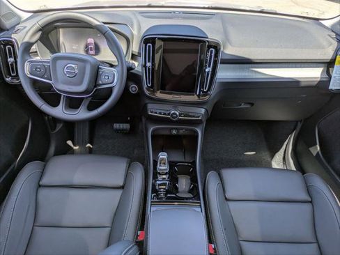 New 2026 Volvo XC40 B5 Ultra w/ Climate Package image 11