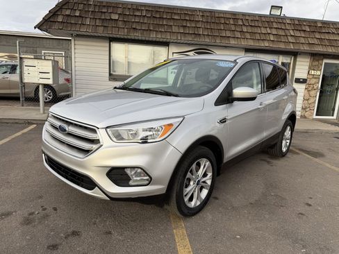 Used 2017 Ford Escape SE w/ SE Cold Weather Package image 3