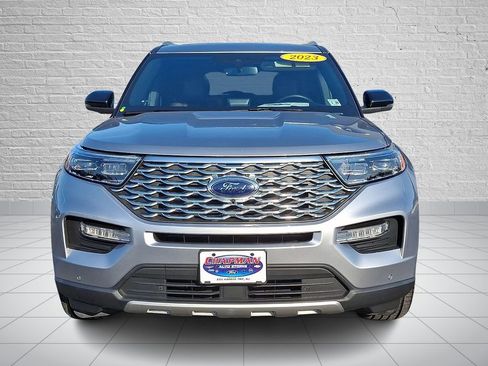 Used 2023 Ford Explorer Platinum w/ Technology Package image 3