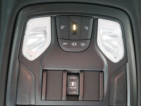 Used 2021 RAM 1500 Big Horn image 32