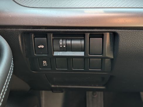 Used 2016 Subaru Legacy 2.5i Premium w/ Popular Package #2 AWD/4WD image 26