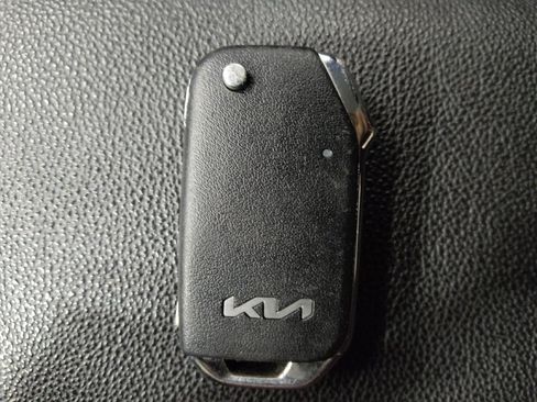 Used 2022 Kia Forte LXS FWD image 32