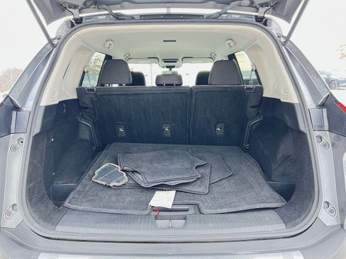 Used 2021 Nissan Rogue SV image 25