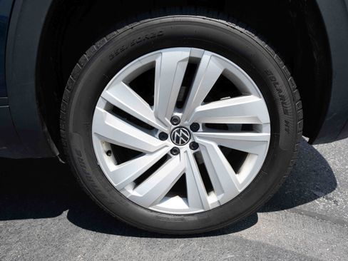 Used 2021 Volkswagen Atlas Cross Sport SE w/ Panoramic Sunroof Package FWD image 30