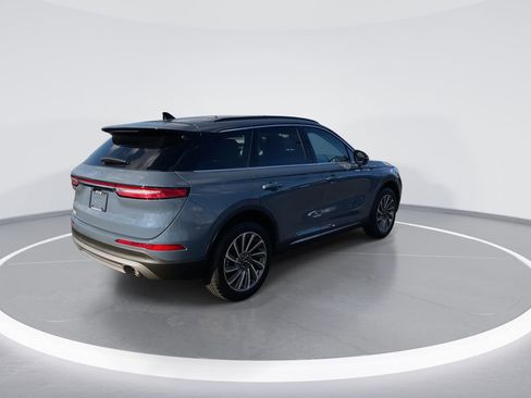 Used 2025 Lincoln Corsair Reserve w/ Equipment Group 202A image 8