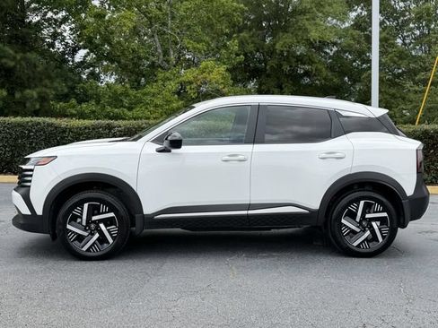 Used 2026 Nissan Kicks SV FWD image 2