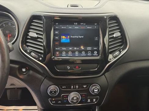 Used 2020 Jeep Cherokee Limited AWD/4WD image 20