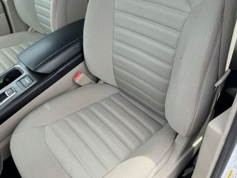 Used 2018 Ford Fusion SE FWD image 13