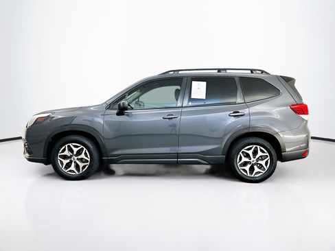 Used 2024 Subaru Forester Premium AWD/4WD image 4