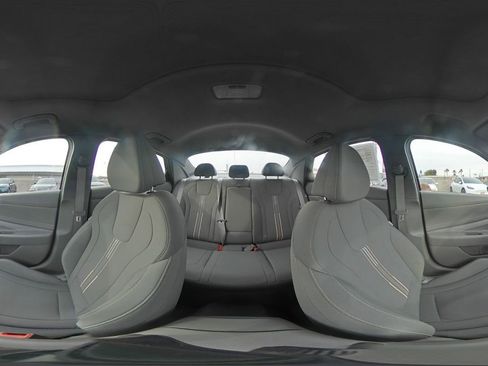 Used 2025 Hyundai Elantra SEL image 43