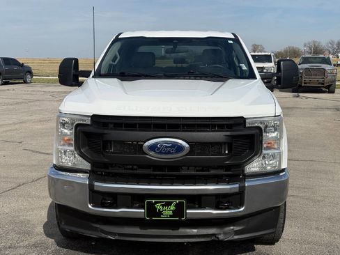 Used 2022 Ford F250 XL w/ Power Equipment Group image 3