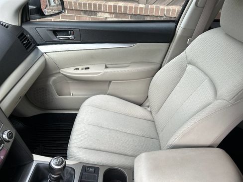 Used 2011 Subaru Outback 2.5i Premium AWD/4WD image 11
