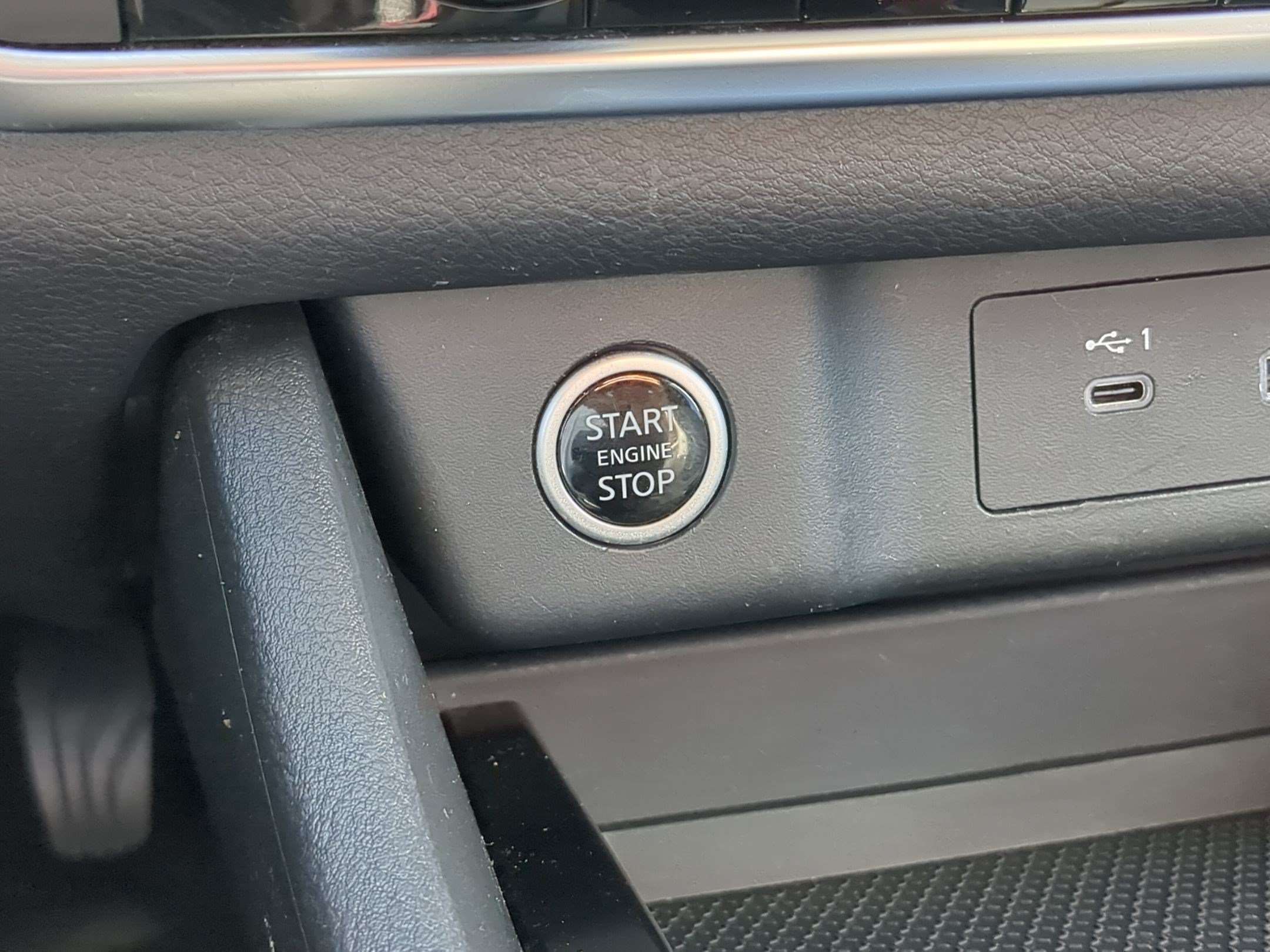 Used 2023 Nissan Rogue SV AWD/4WD image 18