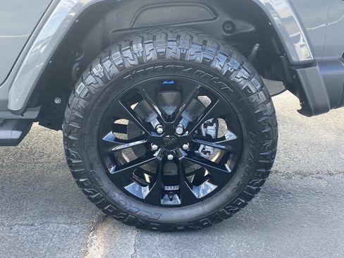 Used 2023 Jeep Wrangler Sahara w/ Cold Weather Group image 15