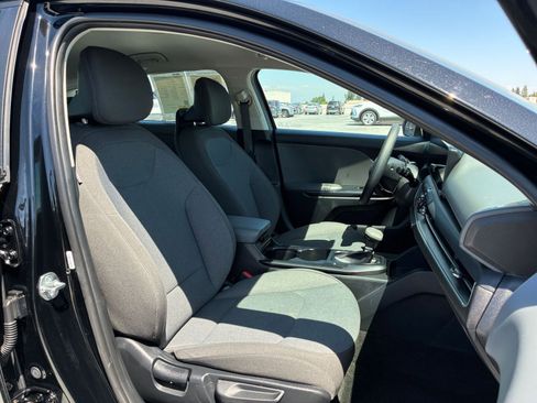 Used 2025 Kia K4 FWD image 35