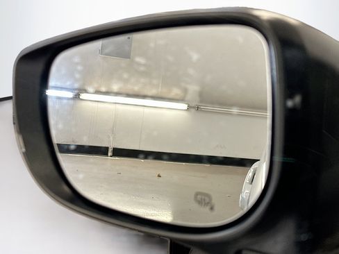 Used 2024 Subaru Crosstrek 2.0i Premium image 16