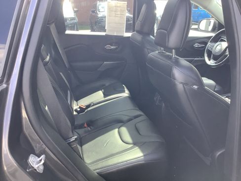 Used 2019 Jeep Cherokee Limited AWD/4WD image 8