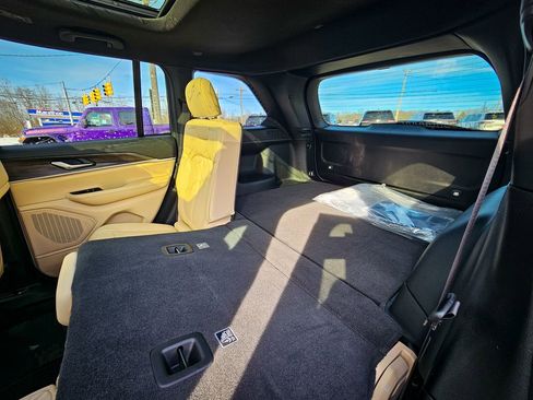 New 2025 Jeep Grand Cherokee Limited w/ Trailer Tow Package image 35