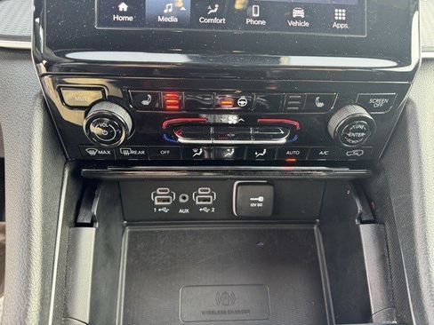 Used 2024 Jeep Grand Cherokee L Laredo image 19