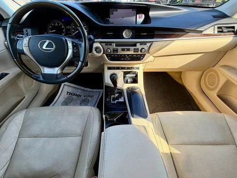 Used 2015 Lexus ES 350 w/ Luxury Package FWD image 19