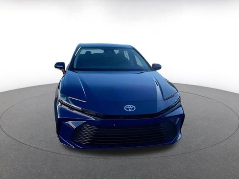 Used 2025 Toyota Camry LE image 4