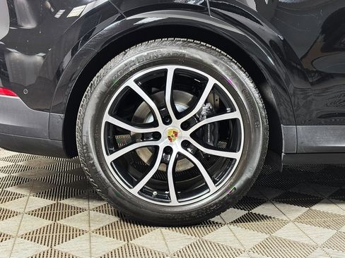 Used 2024 Porsche Cayenne image 42