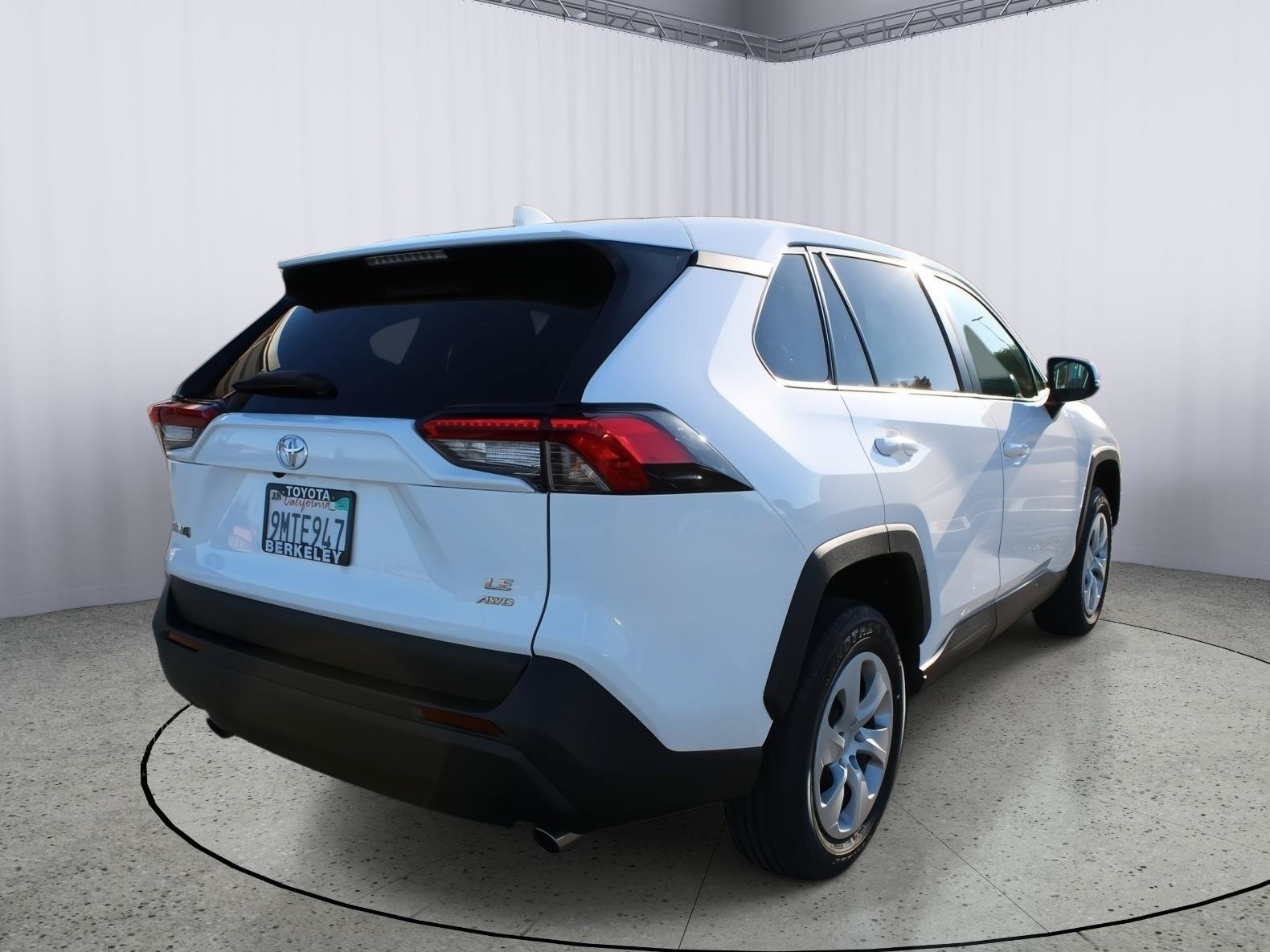 Certified 2024 Toyota RAV4 LE AWD/4WD image 8
