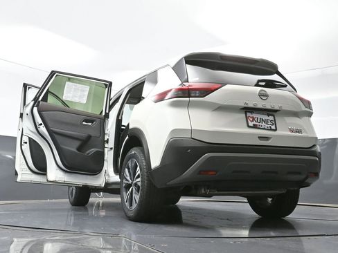 Used 2023 Nissan Rogue SV image 77
